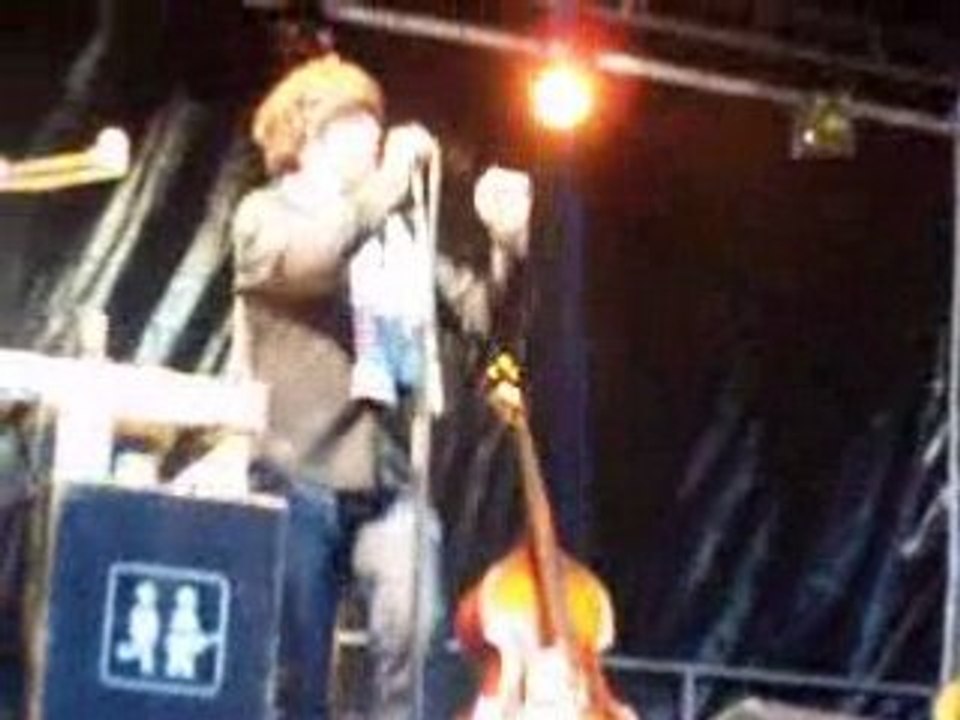 Nathalie / Oldelaf et monsieur D à Dreux / 1er aout 08