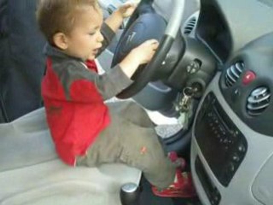 Léo conduit juillet 2008