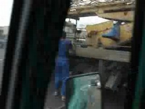 Драка на мосту