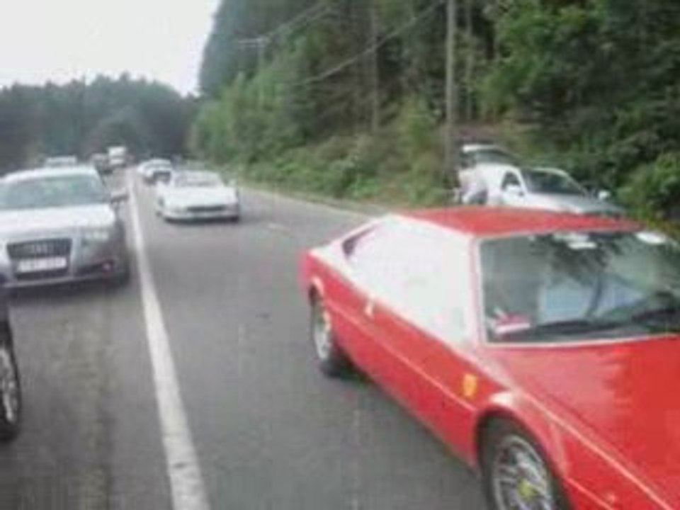 Voiture de luxe près de Spa Francorchamps (Belgique)