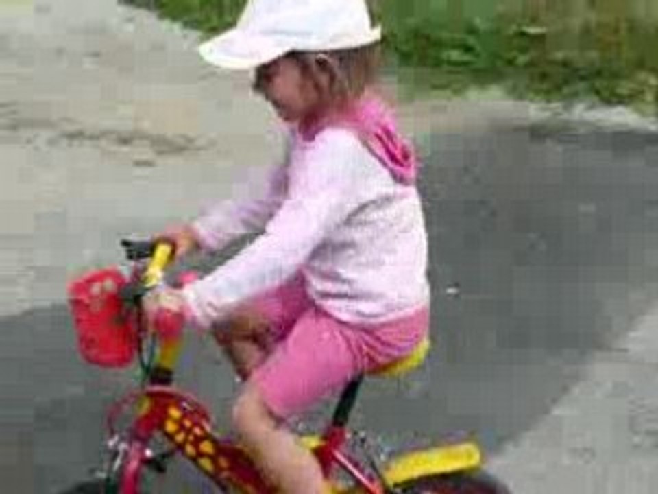 Lucie - Vélo sans roulette