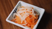 Easy & Delicious Kohaku Namasu: Japanese Pickled Daikon & Carrot Salad Recipe