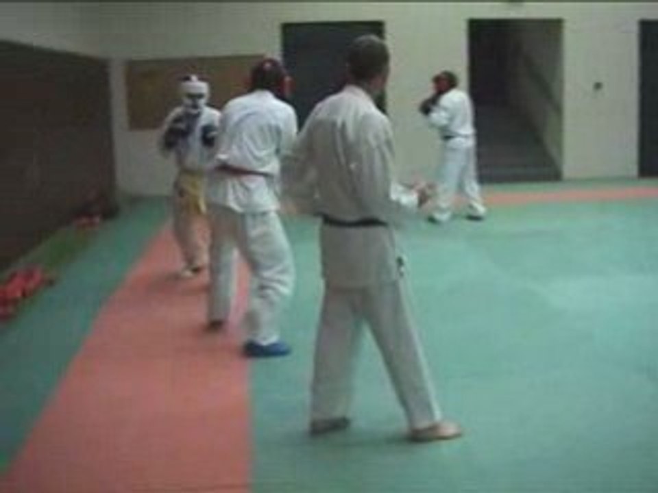 Entrainement karate contact 1 JANV 07