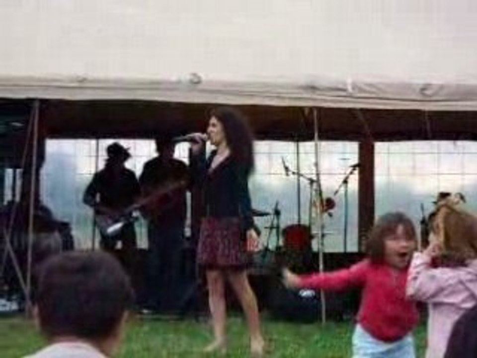 Les épines de mymi rose en concert festival du vieux Chêne