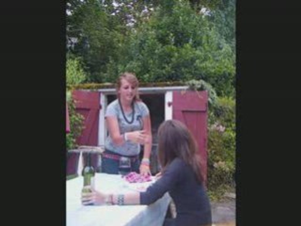 Qui mange du steak ; mange du steak By Jenna et Laurie