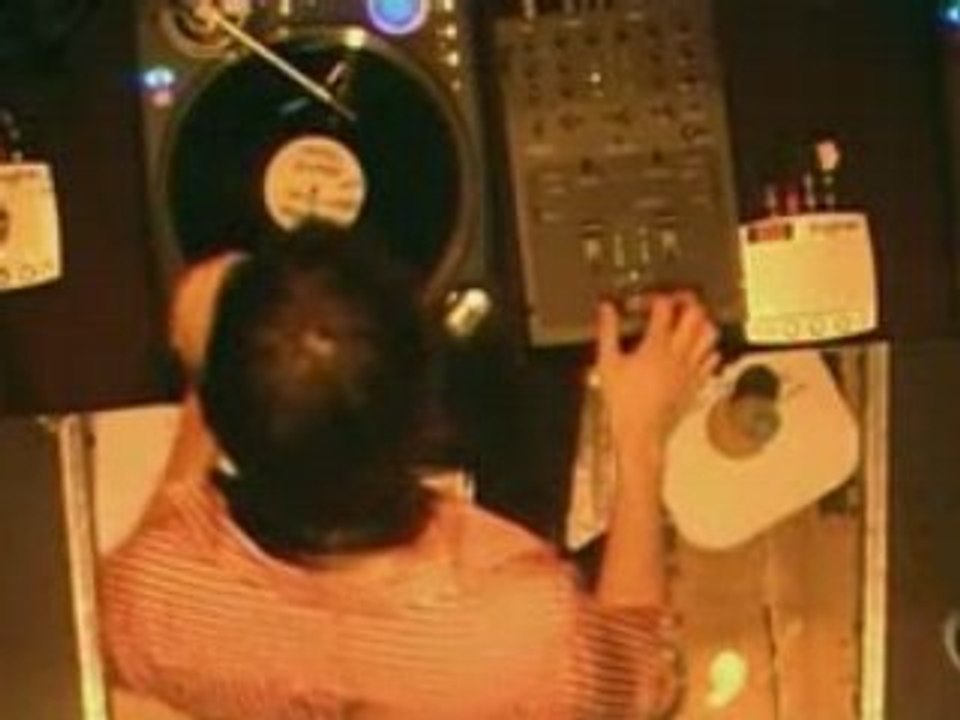 Birdy Nam Nam Live In Paris In Thunder Lightninig Or In Rain