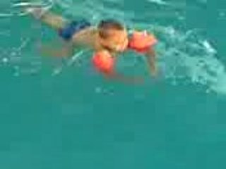 Stoyan à la piscine