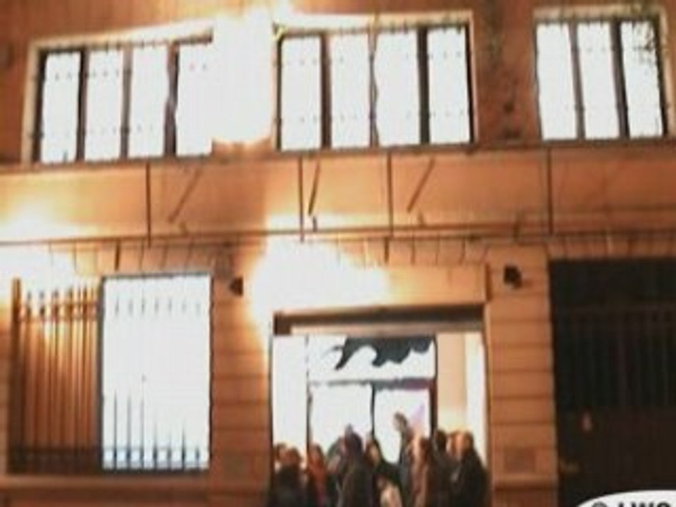 Facing the facade @ Magda Danysz gallery (2007)