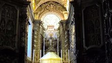 Como a arquitetura das catedrais góticas reflete a espiritualidade medieval.