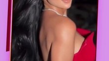 يا فراولة أنا نفسي أشربها عصير .. إطلالة نااااااار لـ كارولين عزمي بالأحمر