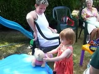 Dédé boit l'apéro