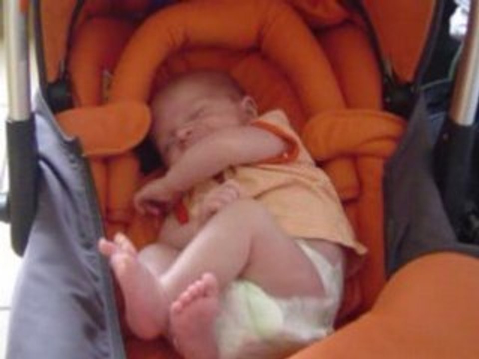Nohann en train de dormir