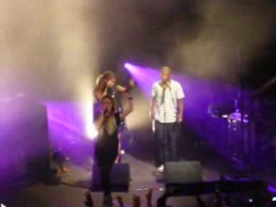 Lea Castel - Pressée de vivre