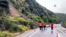 Alaplı-Akçakoca yolunda heyelan meydana geldi
