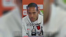 How did Xavi convince Van Dijk to continue with the Netherlands?