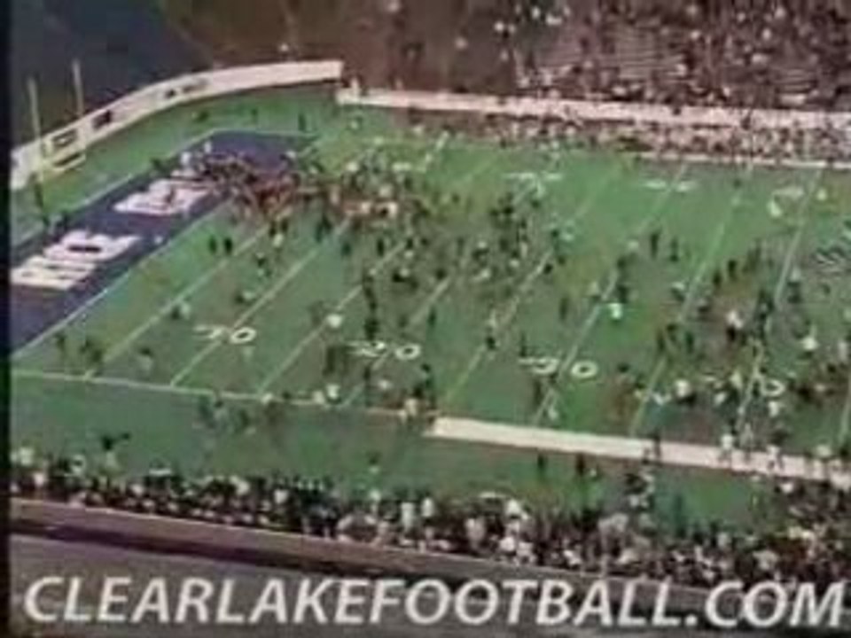 Lake Crowd erupts Katy 2004