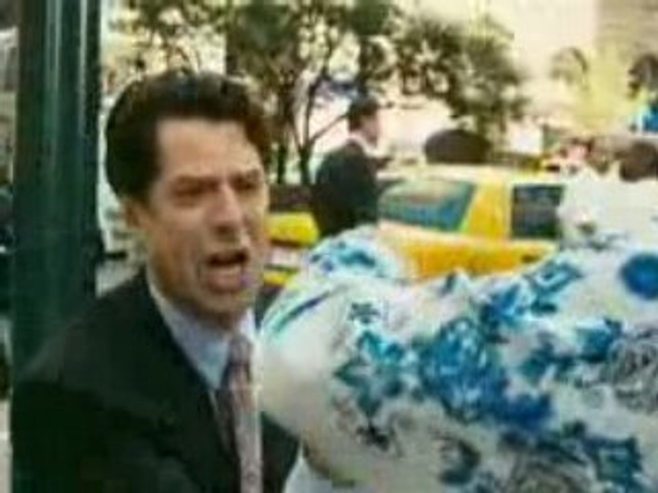 Leg Dich nicht mit Zohan an - Filmclip "Dran riechen"