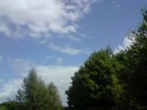 Avion au décollage à l'aéroport de Pleurtuit