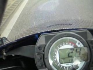 accélération KAWASAKI ZX636 de 2OO5 (en FULL)