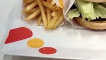 🔥 Vietnam’da Lotteria’da Dana Etli Hamburger Menü Sadece 140 TL! 🇻🇳🍔 #vietnam #travel #dalat #gezi