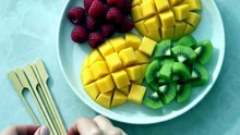 Watch THIS INSANE Fruit Salad RECIPE Go Viral! 🍓🥝 | Easy & Delicious Ideas for Perfect Summer Snacking! #FruitSaladMagic #CookingHacks #HealthyEating