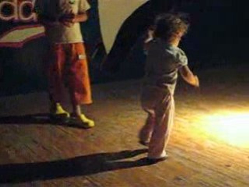 Wer kann sie von der Bühne nehmen?