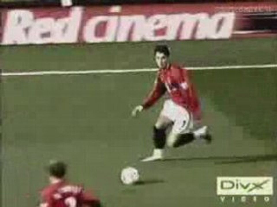 Ronaldinho e Cristiano Ronaldo - Dribles