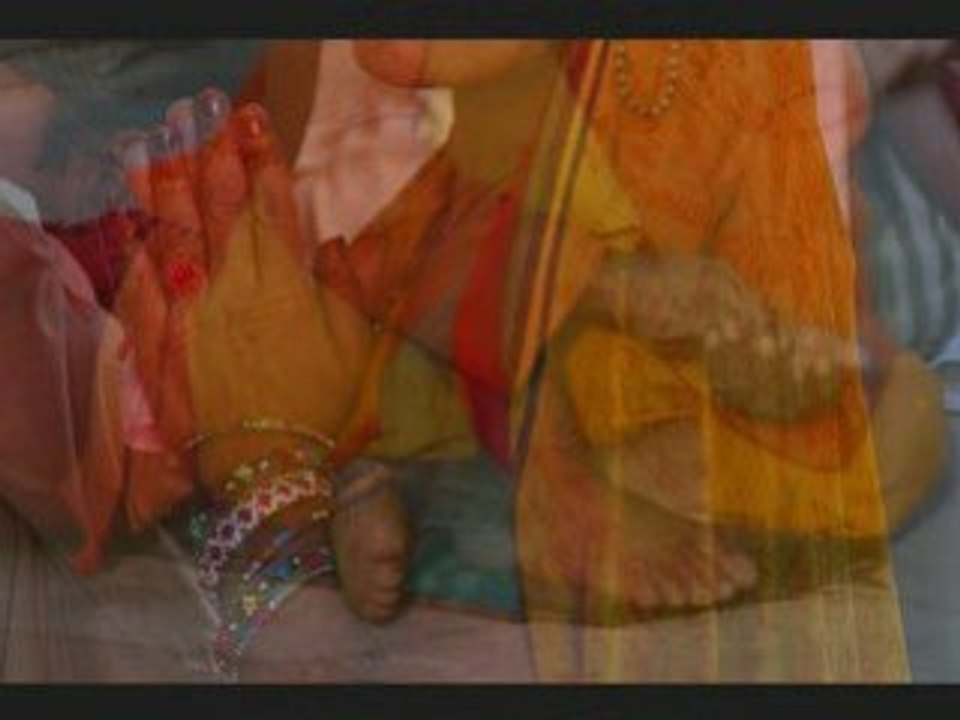 DES PIEDS ET DES MAINS - mielamundi