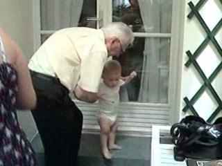 Jules avec arrière gd papy aout 08