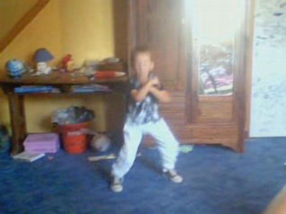 Emilien fashion tecktonik killer =D