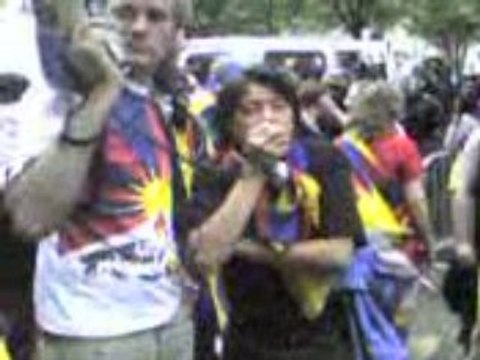 manif RSF Tibet JO - paris 08-08-08 ambassade chine video 3