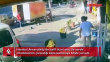 Çarpışmanın etkisiyle kaldırıma uçtu! Kontrolden çıkan...