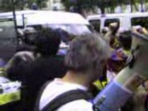 manif RSF Tibet JO - paris 08-08-08 ambassade chine video 4