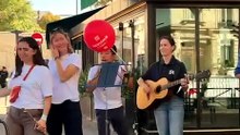 Le groupe Ipse Louange, déambulation Paris