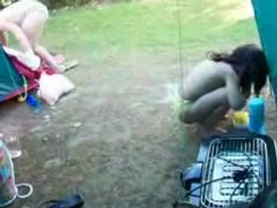 lamia entrain de chiper le dessert