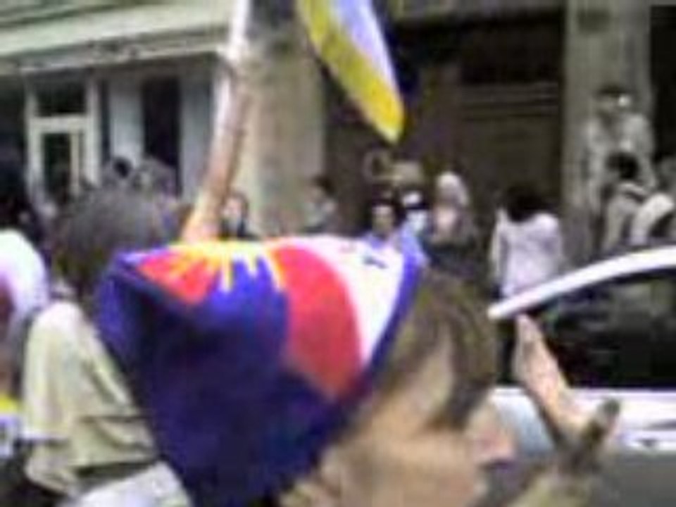 manif RSF Tibet JO - paris 08-08-08 ambassade chine video 1