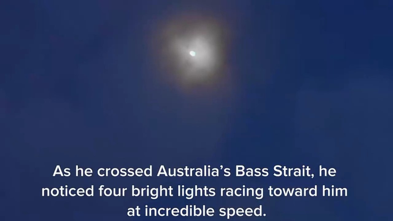A Mysterious Object Followed His Plane | Part 1 - video Dailymotion