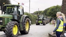 The Tractor Run in memory of Nathan Saunders passing through Black Dog, video Alan Quick IMG_2038