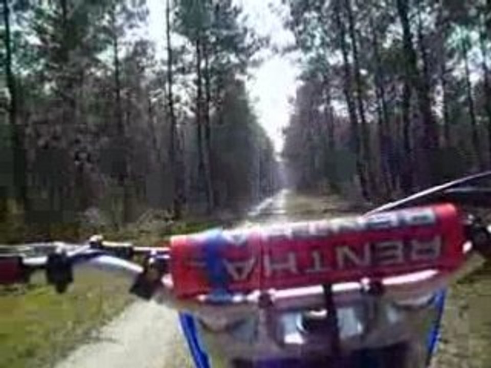 125 YZ 2001 - Camera embarquée de Lilian au Porge (33)