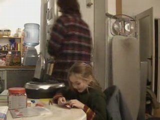 TU FERAIS MIEUX DE LUI FAIRE APPRENDRE SES LEçONS..