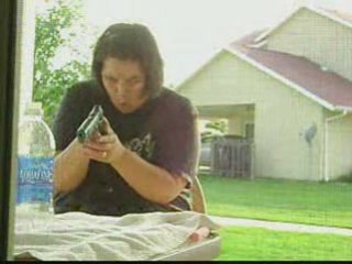 cette femme ne touchera plus jamais a une arme