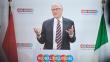 Bill Gates urges to discuss AI with Donald Trump