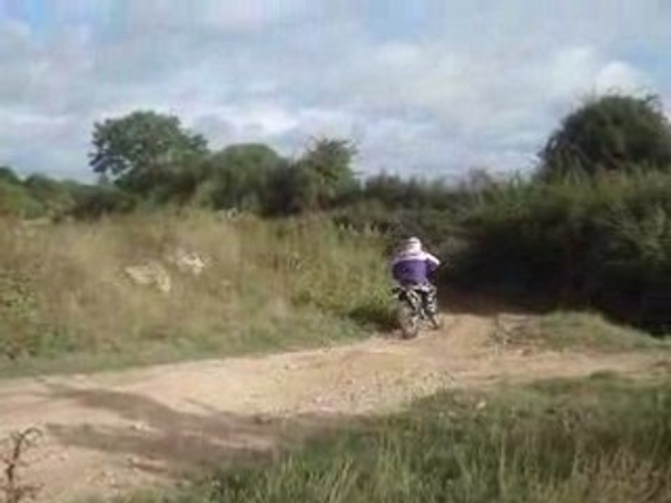 Petite pointe de vitesse av virage