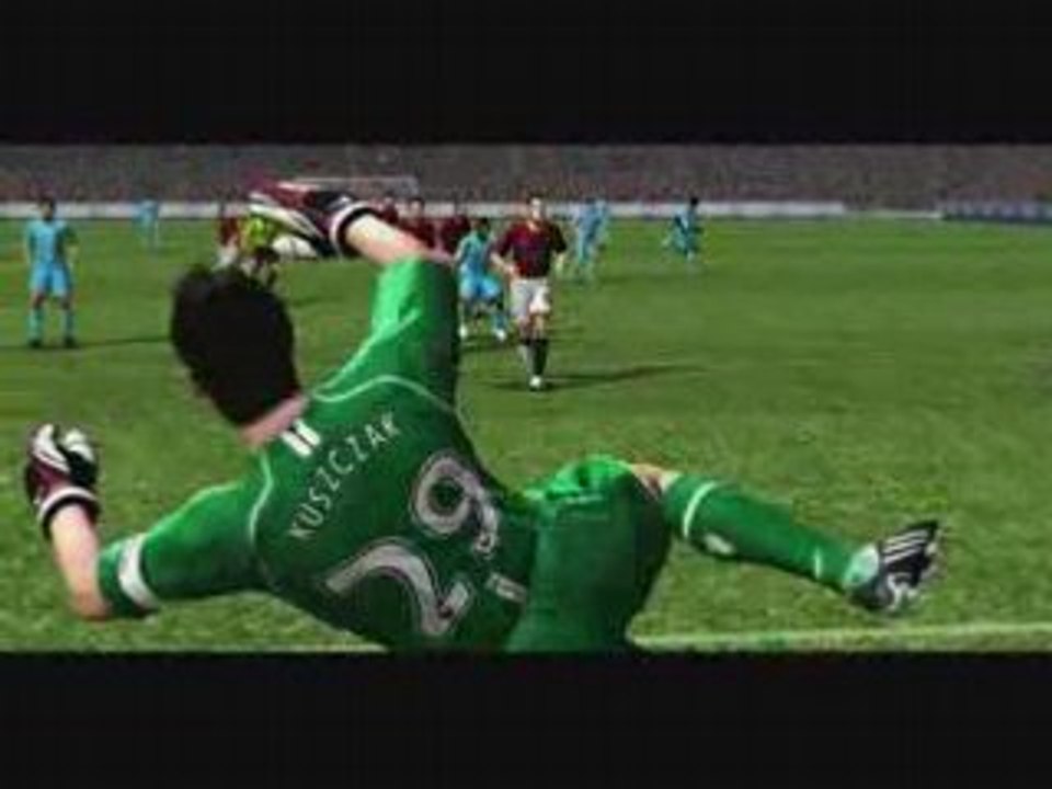 Retournée Ronaldinho 20m pleine lucarne