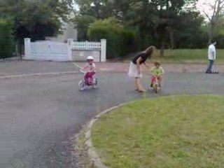 Chloé fait du vélo