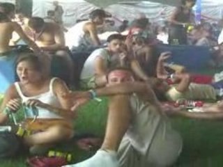 descansando en el microclima del Creamfields