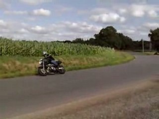 Tonio s'amuse toujours avec son R6!