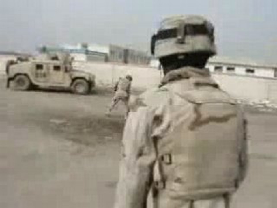 un_soldat_attaque_un_mouton_irakin