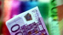 What is an exchange-traded fund (ETF) in simple terms ?
