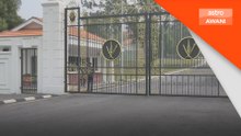 Ismail selesai menghadap Tuanku Muhriz, tinggalkan istana melalui pintu belakang